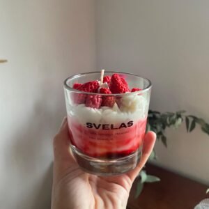 Vela tortita con frutillas